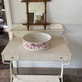 Structure of an old dressing table
