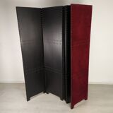 Red velvet screen with black skai