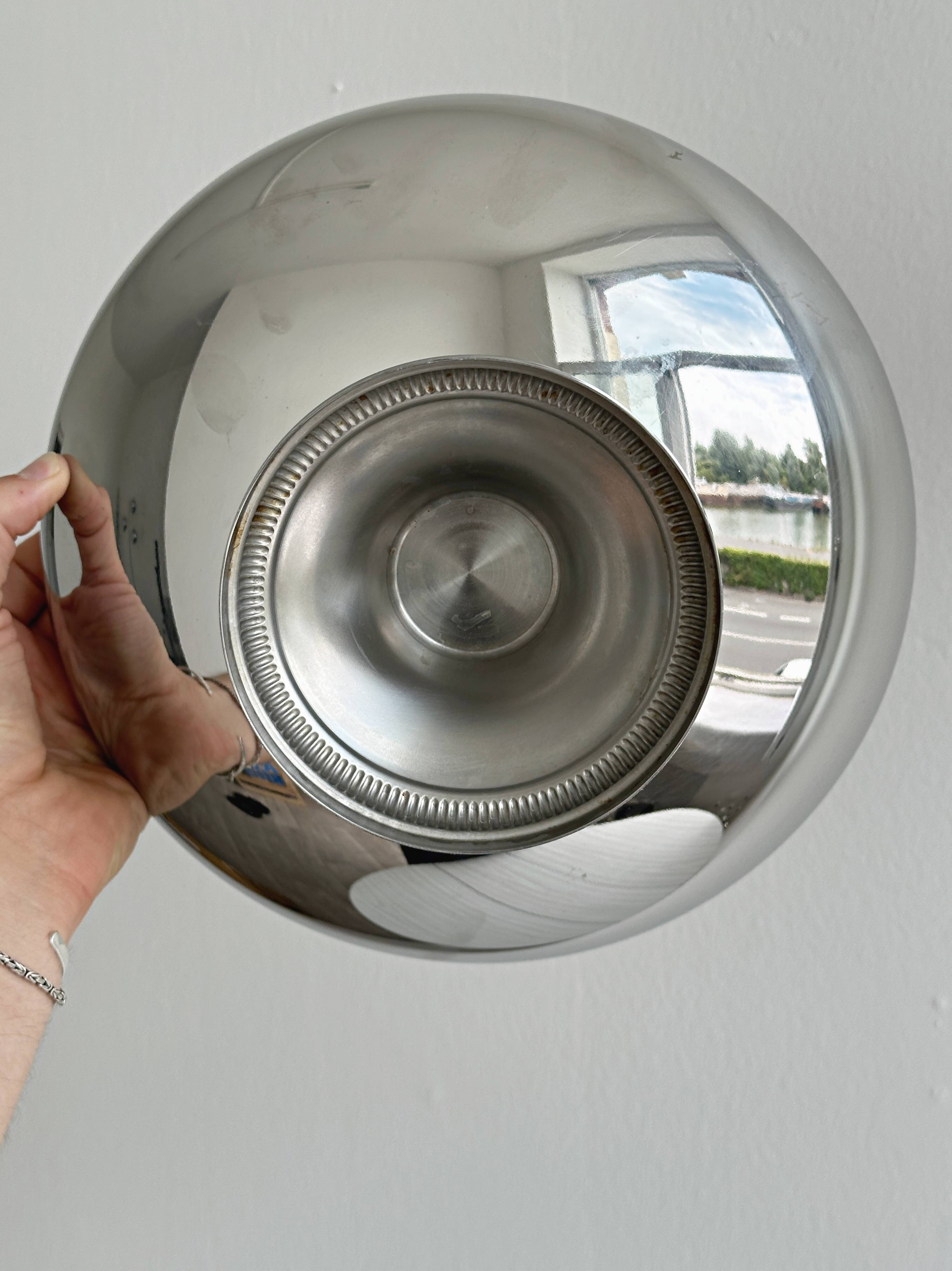 Coupe sur pied en métal inox argenté