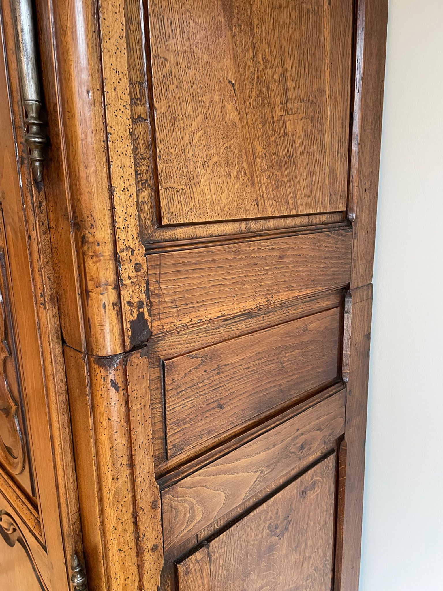 Eighteenth century castle cabinet in walnut Louis XIII style