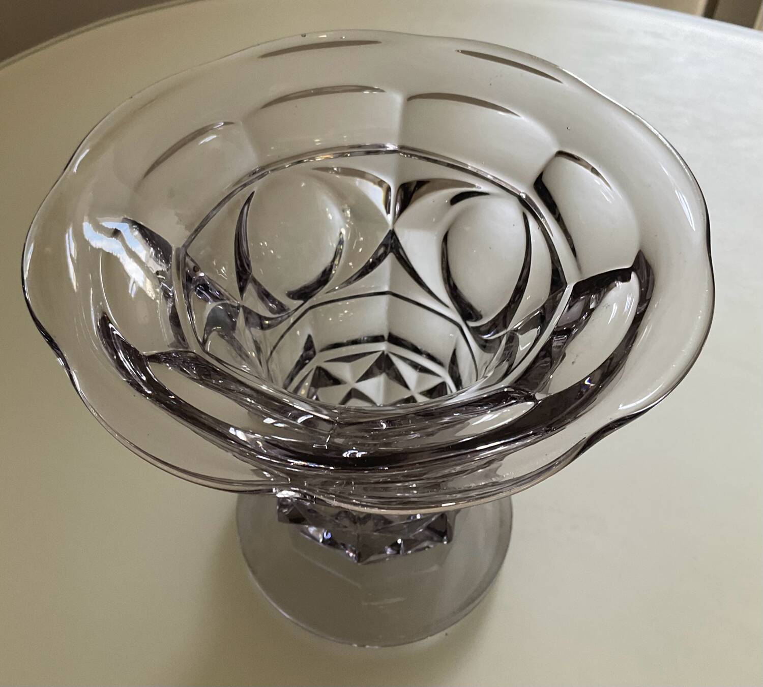 Art Deco vase in purple crystal