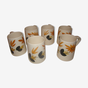 6 Pottery cups with vintage flower design