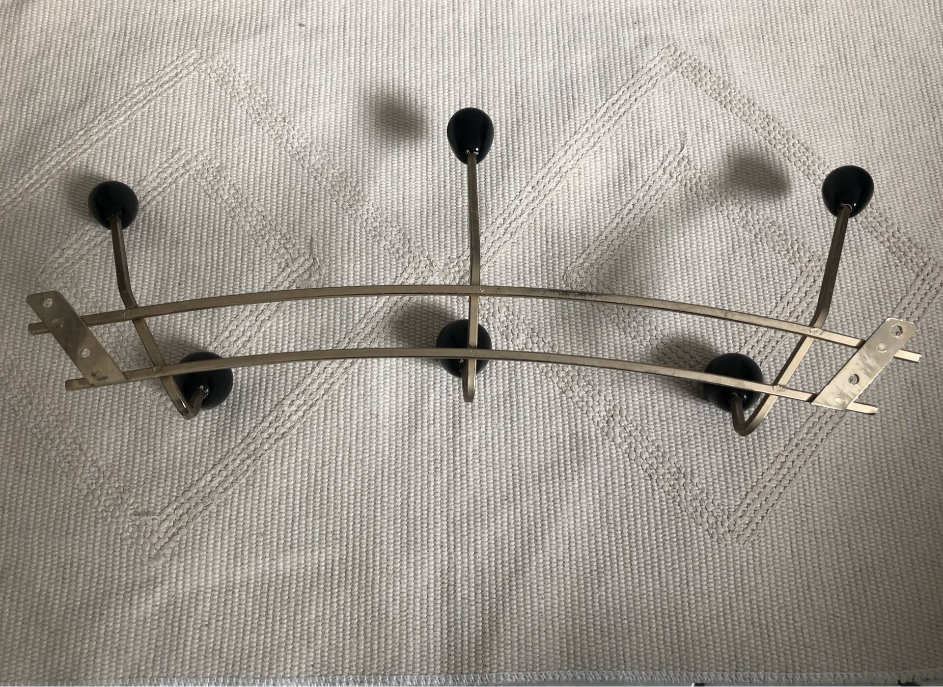 Patère, porte-manteau en métal et bois, années 50