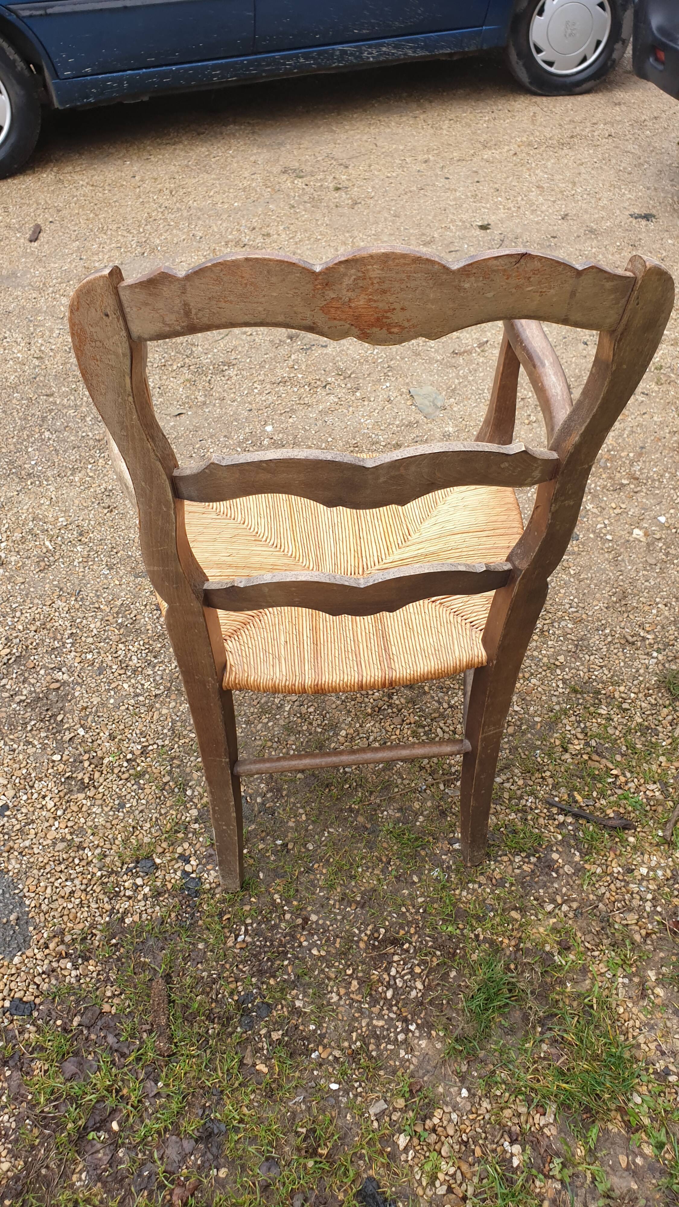 Rustic straw armchair