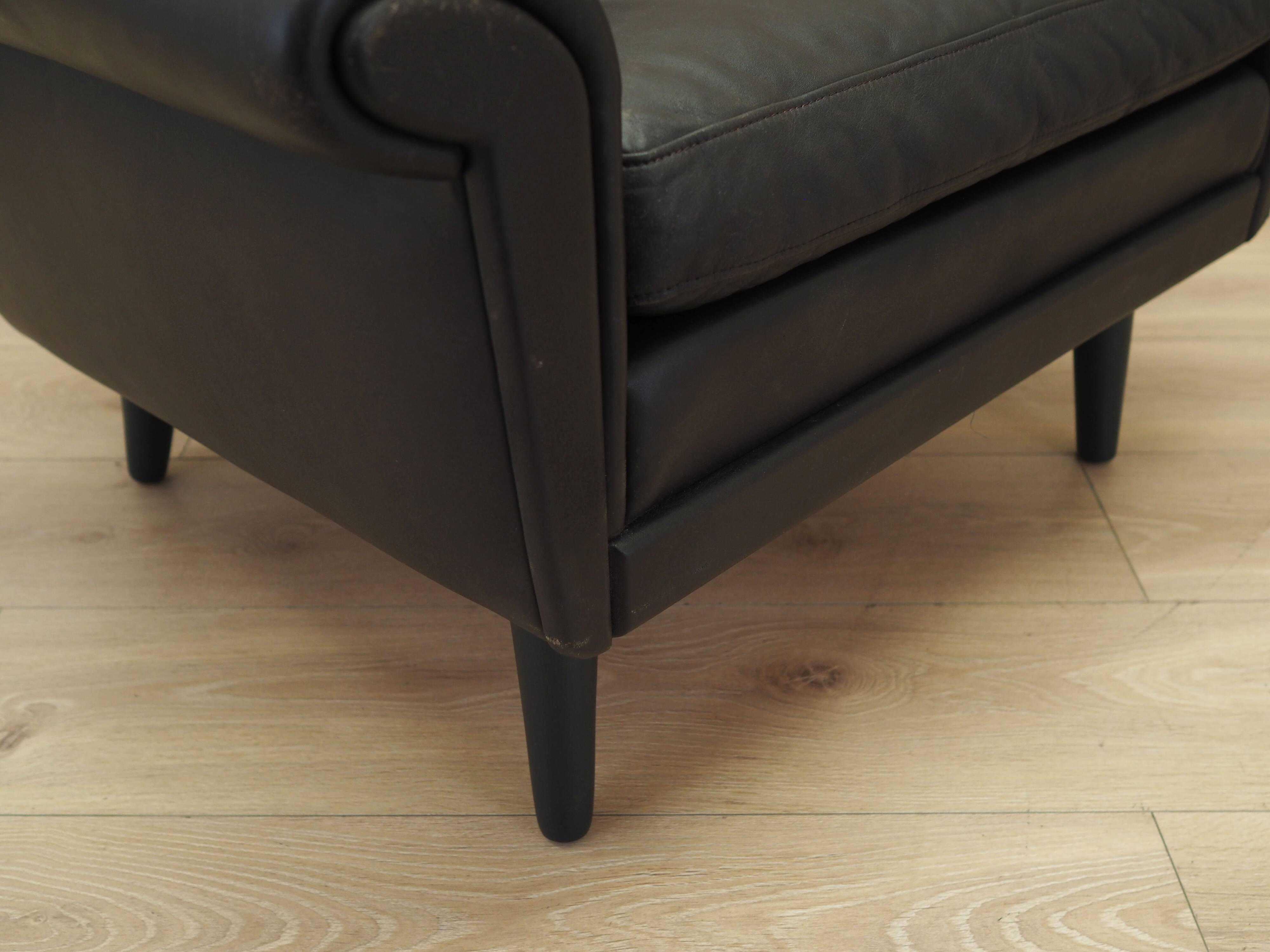 Fauteuil en cuir marron, design danois, années 1960, designer : Aage Christiansen.