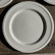 Lot de 3 grandes assiettes blanches classiques D24,5