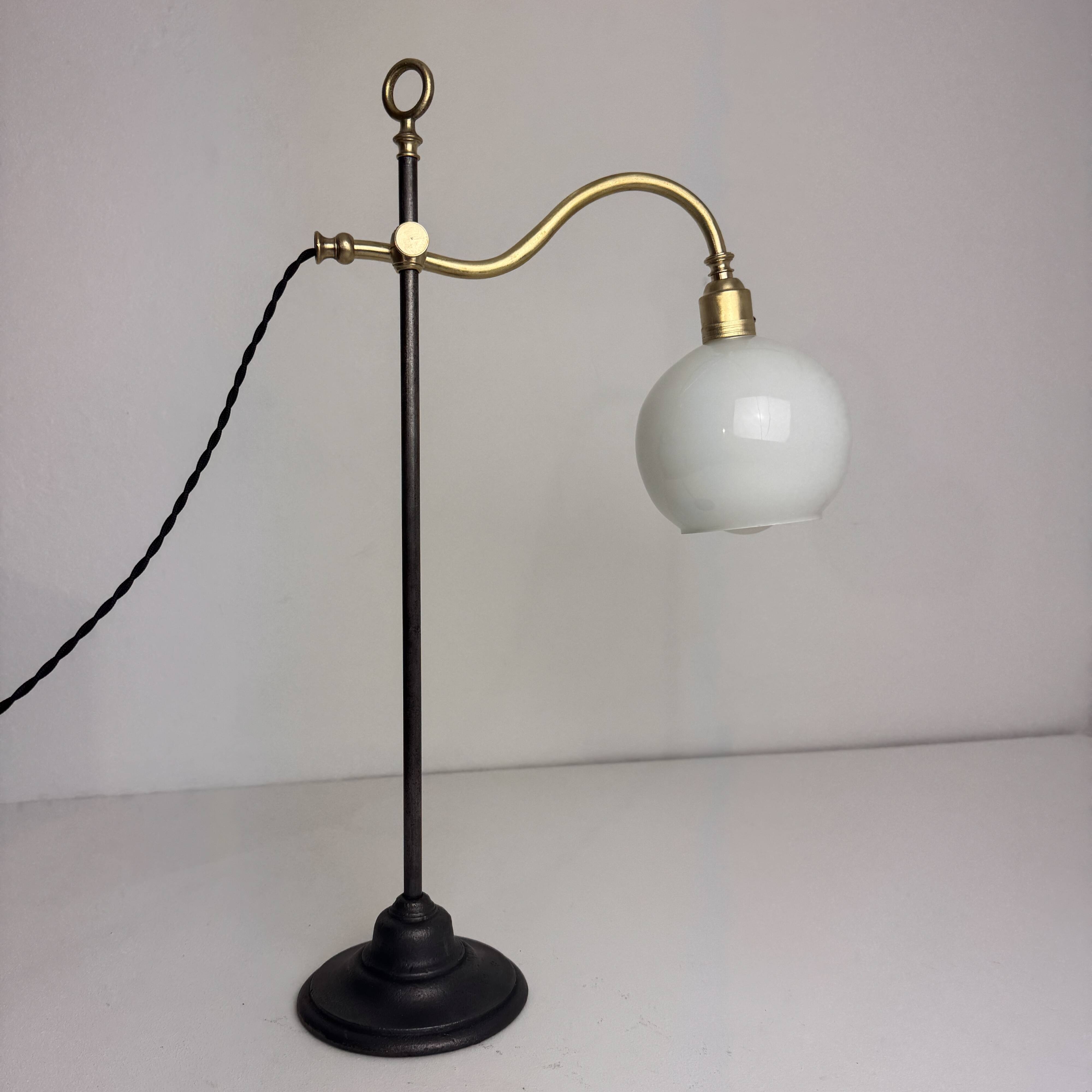 Old desk lamp raise and lower vintage