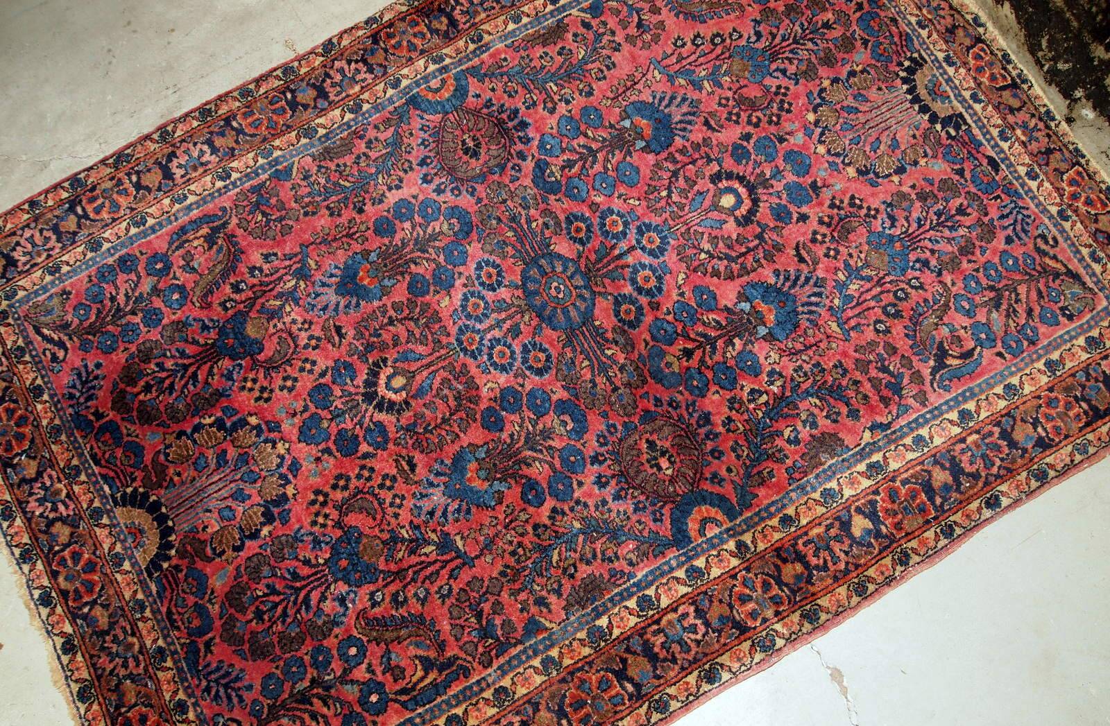 Handmade antique Persian Sarouk rug 94cm x 167cm 1910s