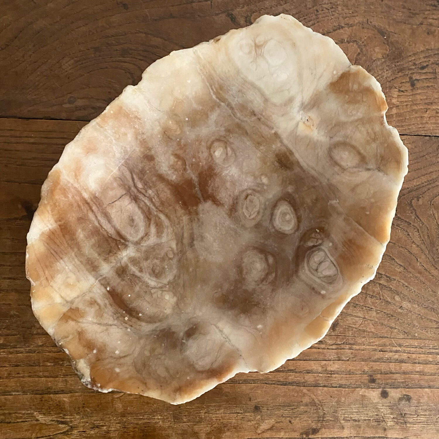 Cup, centerpiece in alabaster, Italy