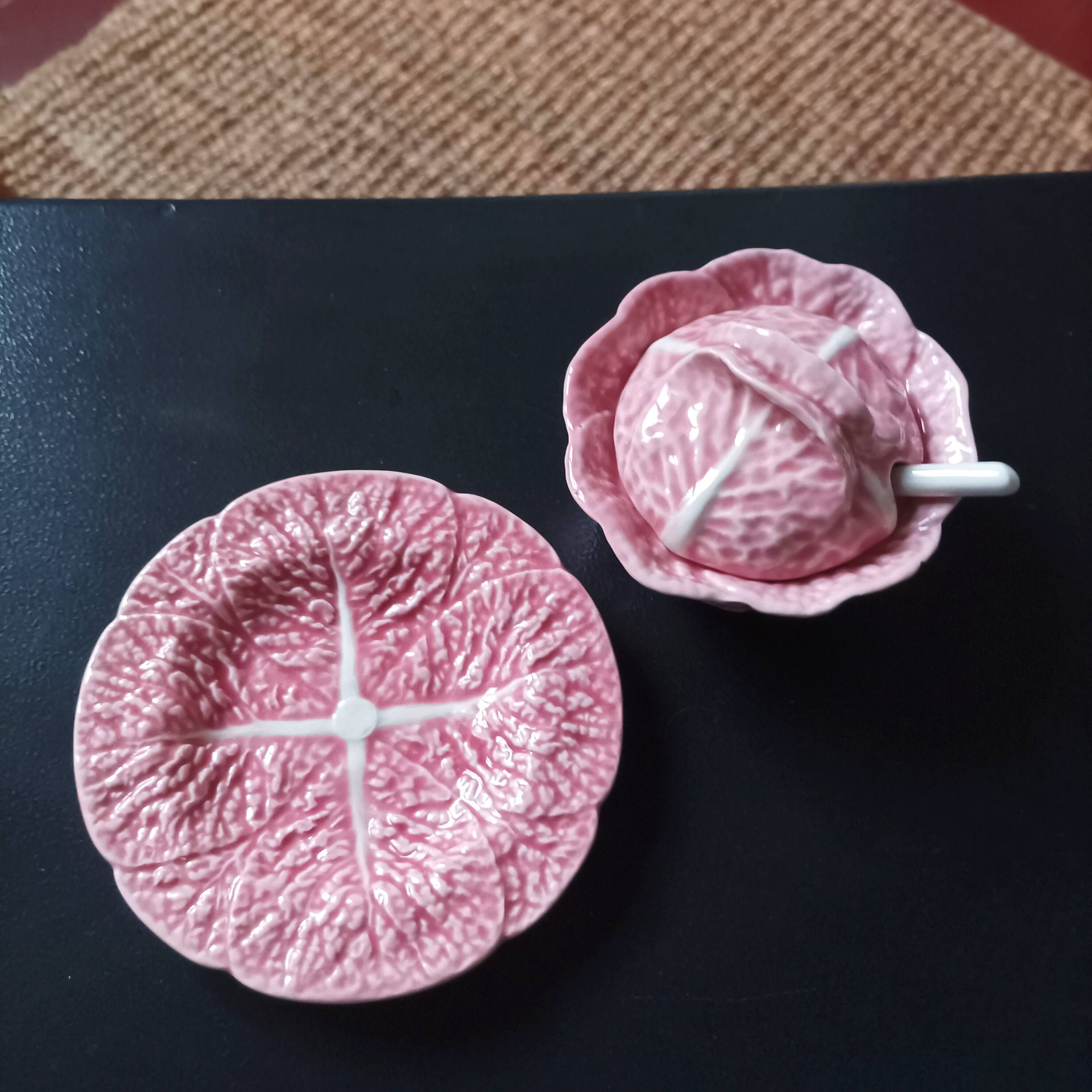 Pink slip mustard pot, Bordallo Pinheiro, Portugal