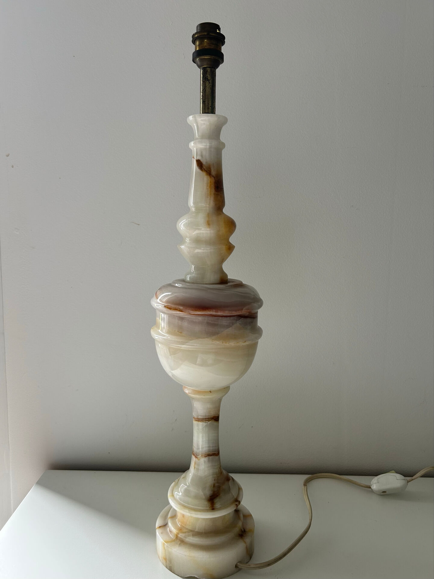 Pied de lampe en onyx