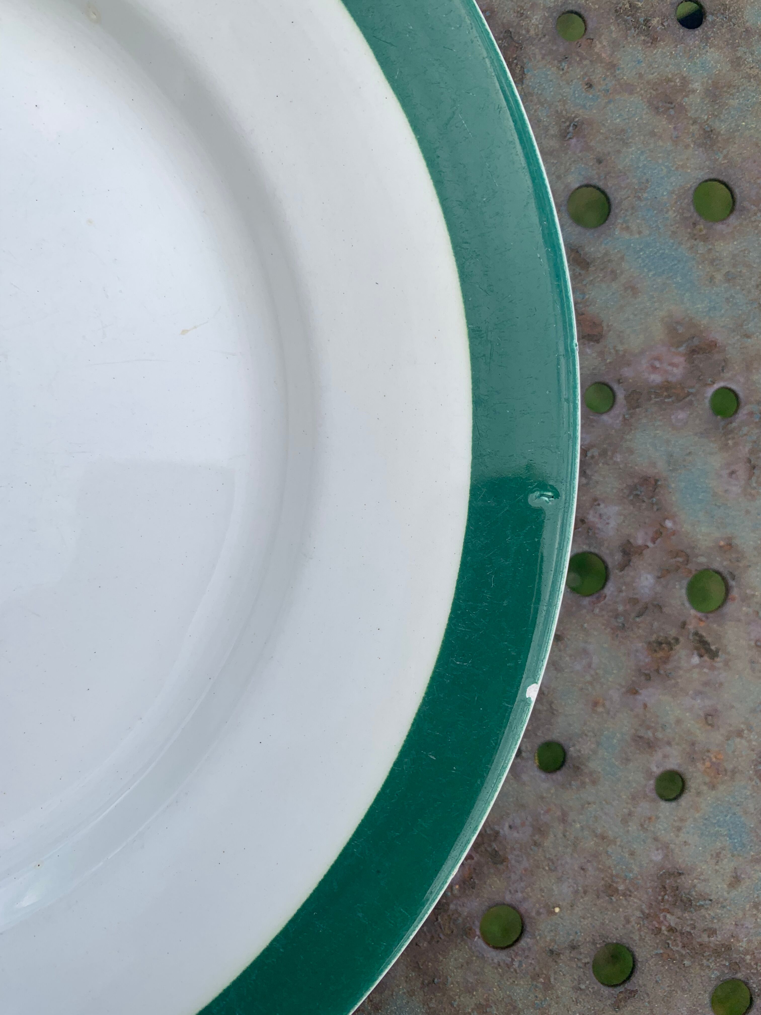 6 flat plates in white earthenware and green edging Digoin Sarreguemines vintage