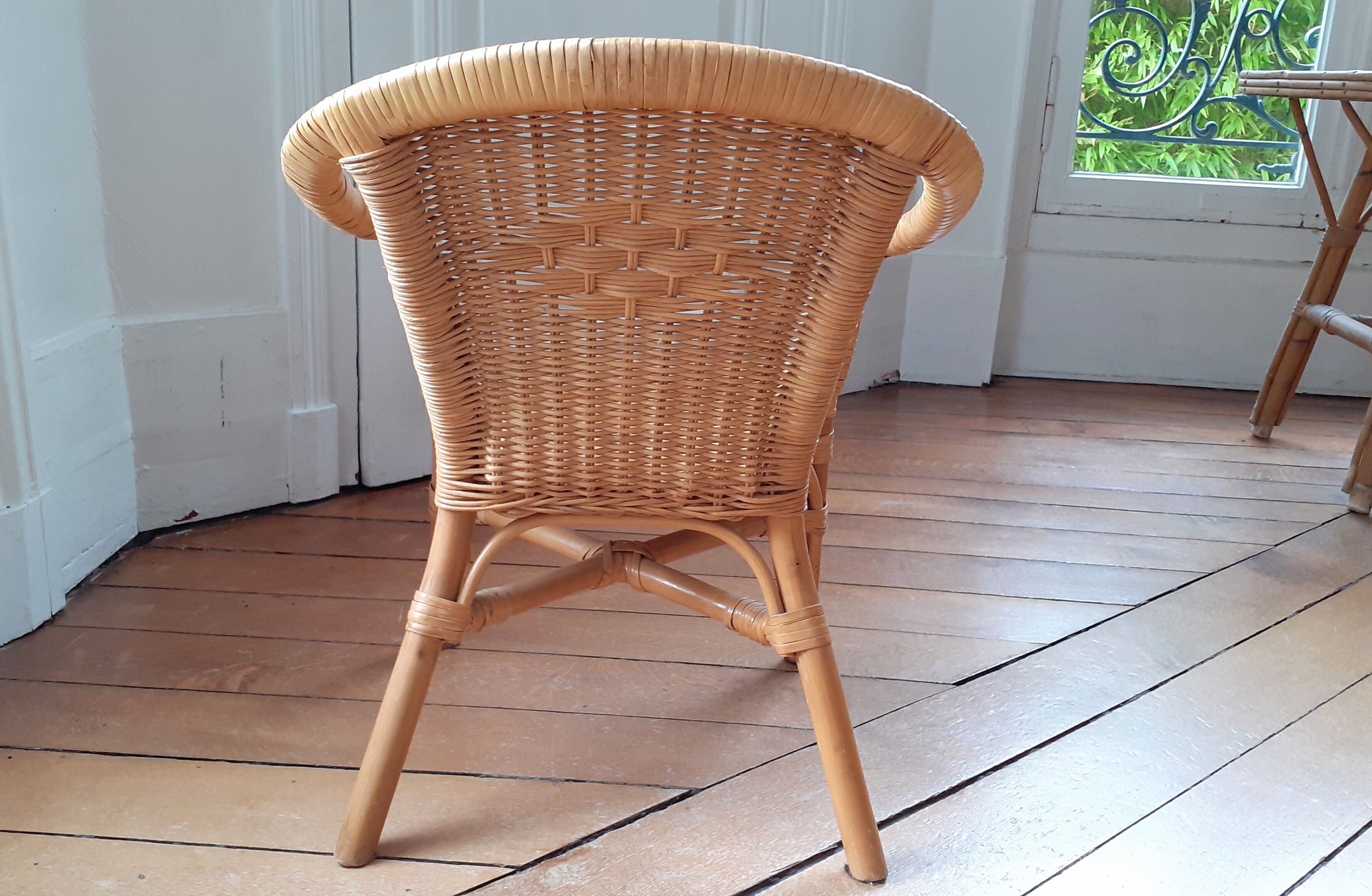 Fauteuil en rotin pour enfant