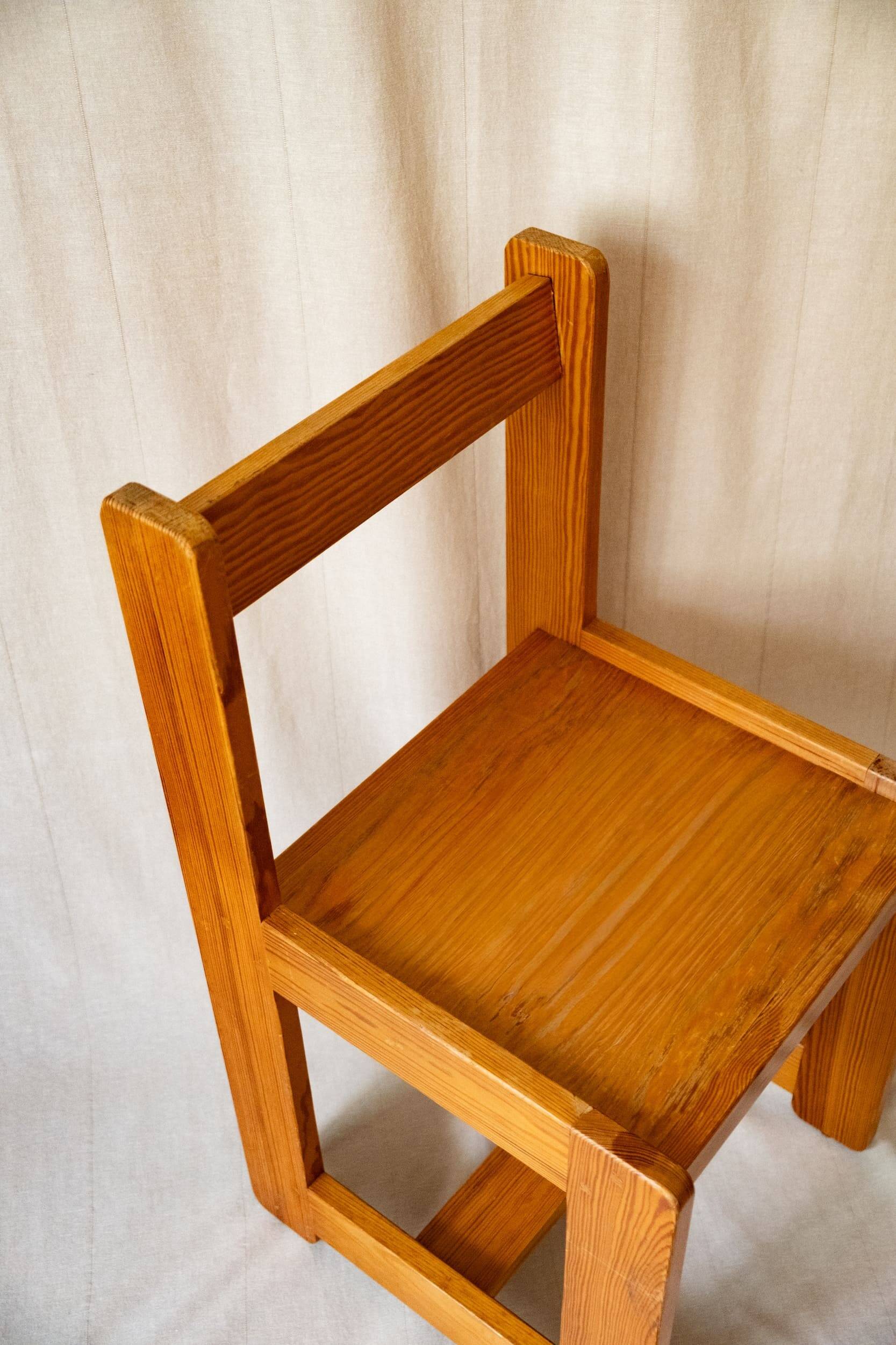 Cubist chair in solid pine - Brutalist style, 1970s