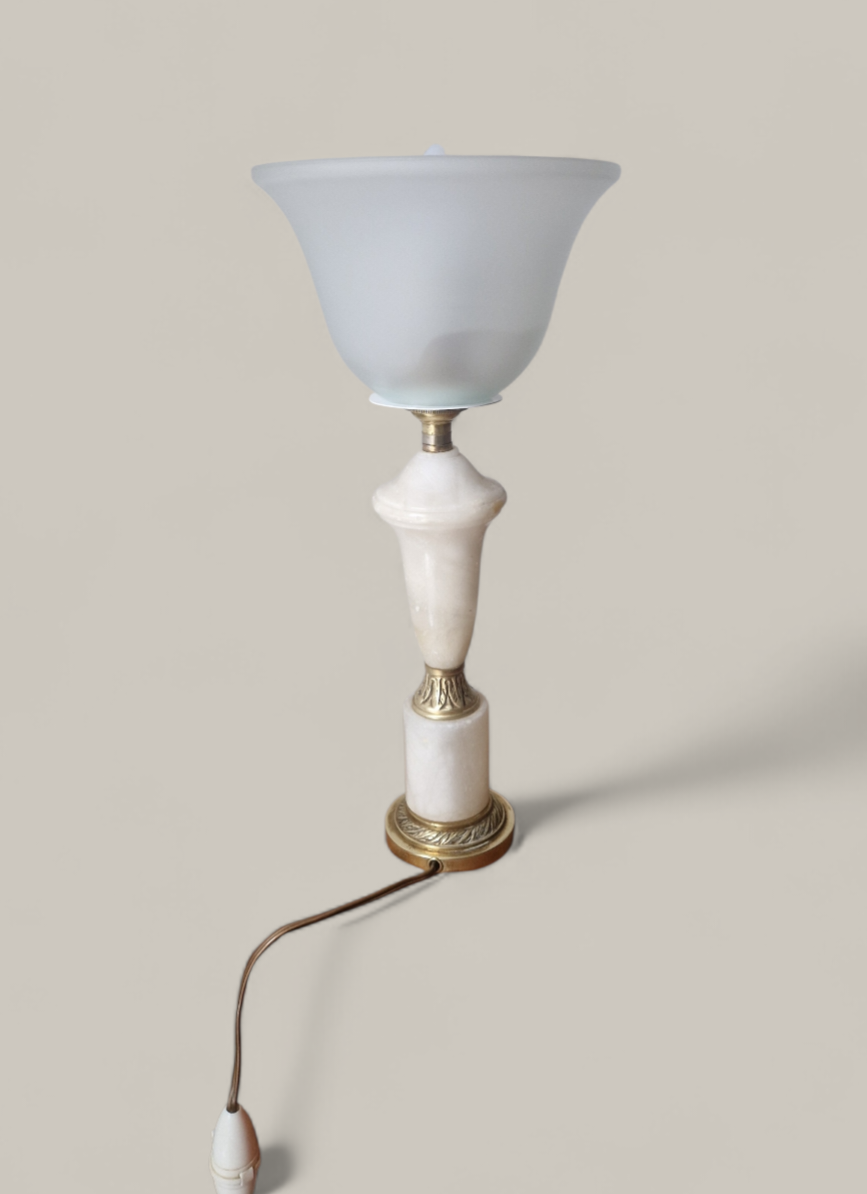 Neo-Empire style table lamp in alabaster and brass - V-shaped tulip shade