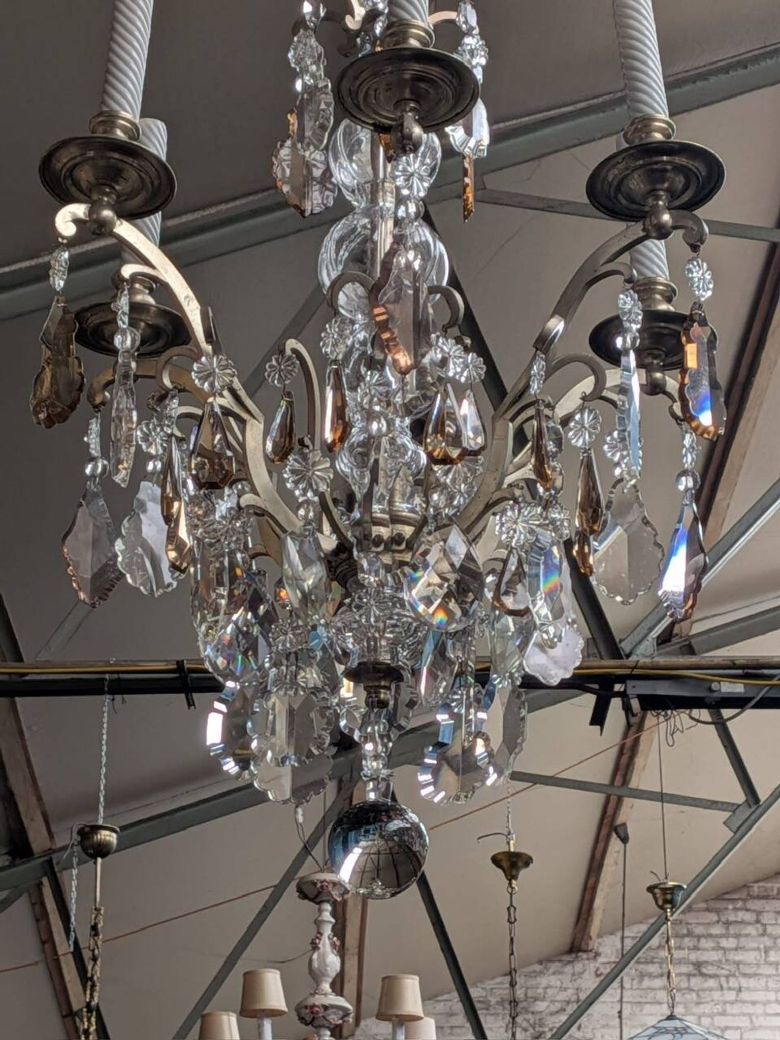 Antique French chandelier 170 cm with Louis XVI style chain in crystal.