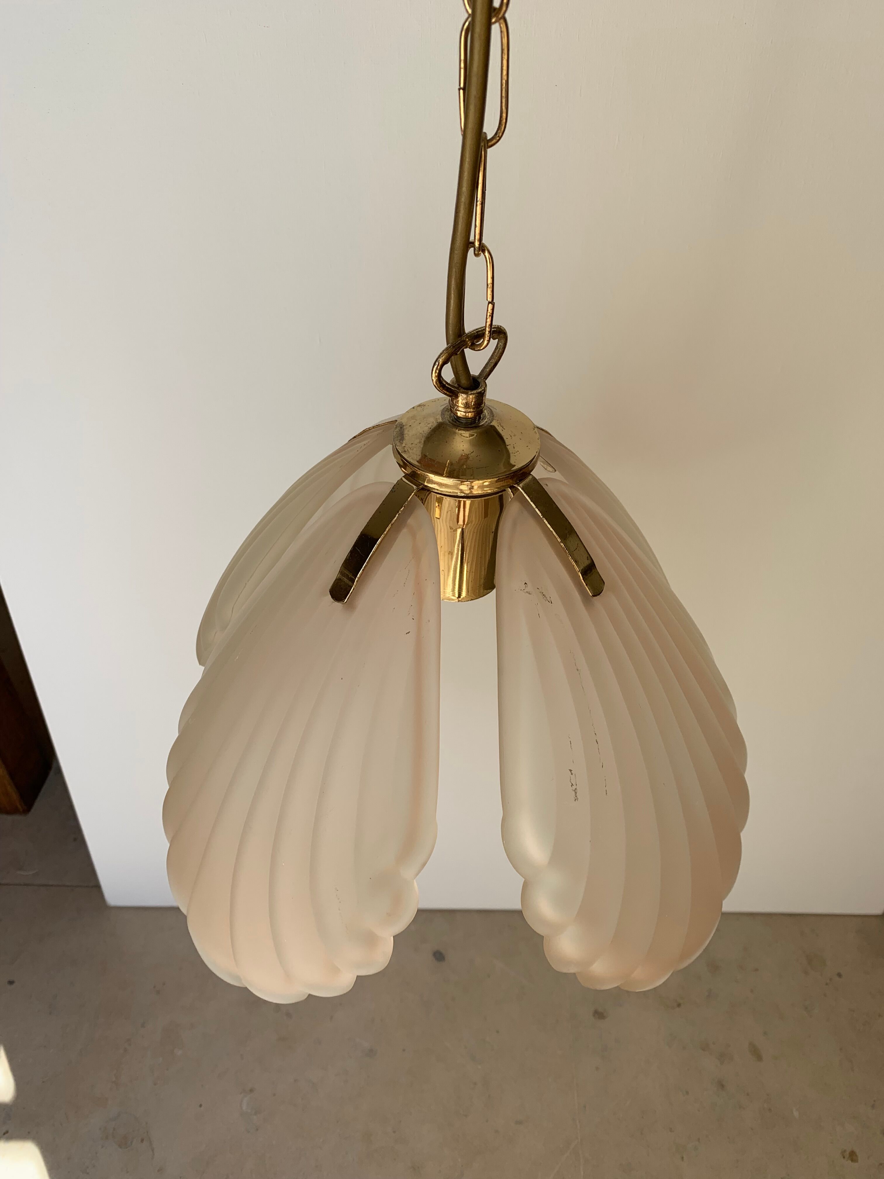 Frosted glass pendant lamp and shell brass