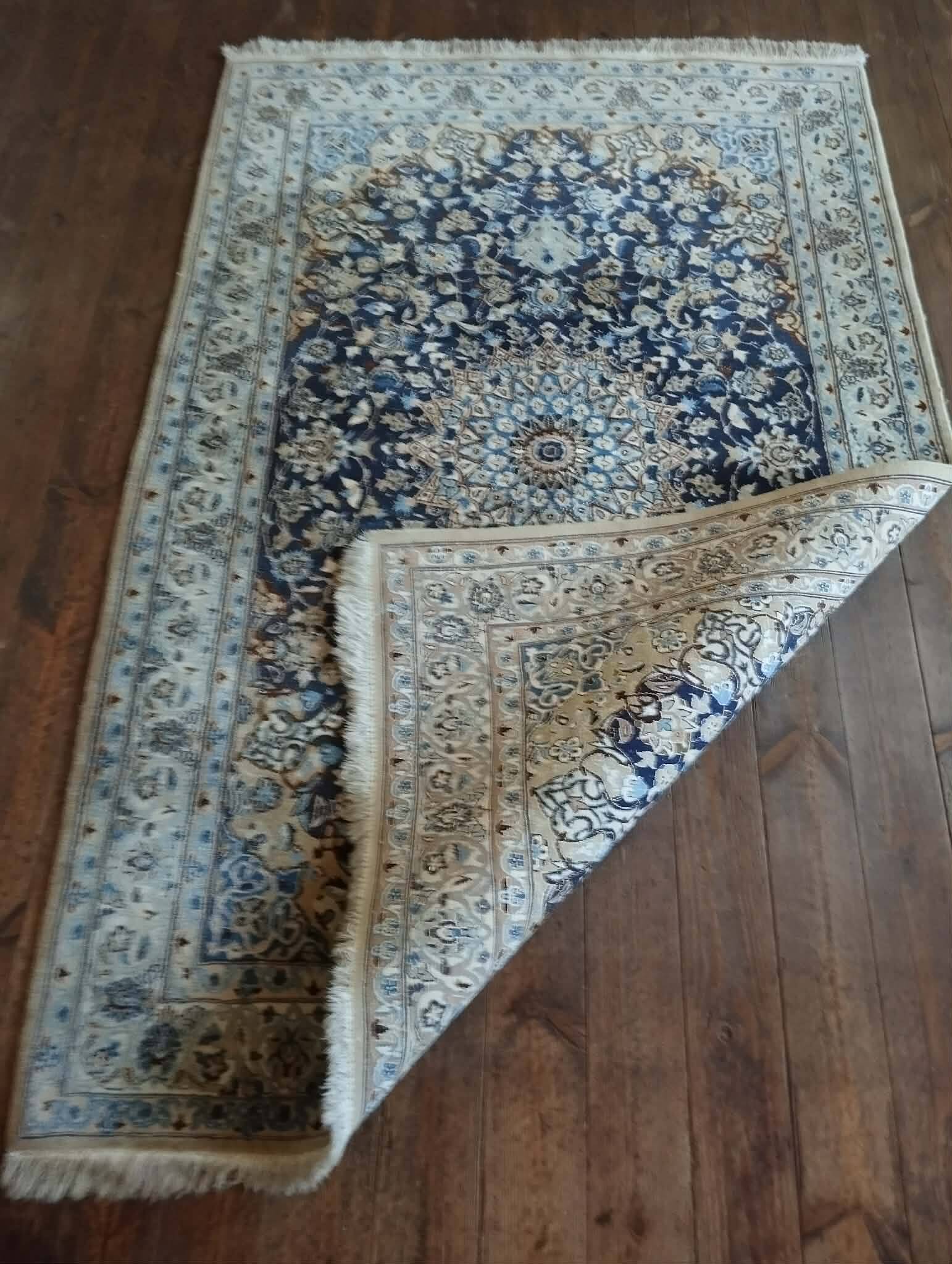 handmade Naïn Persian carpet 192x125cm