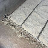 Handmade pure wool carpet, Moroccan artisan, size 1.5/2.5 m.