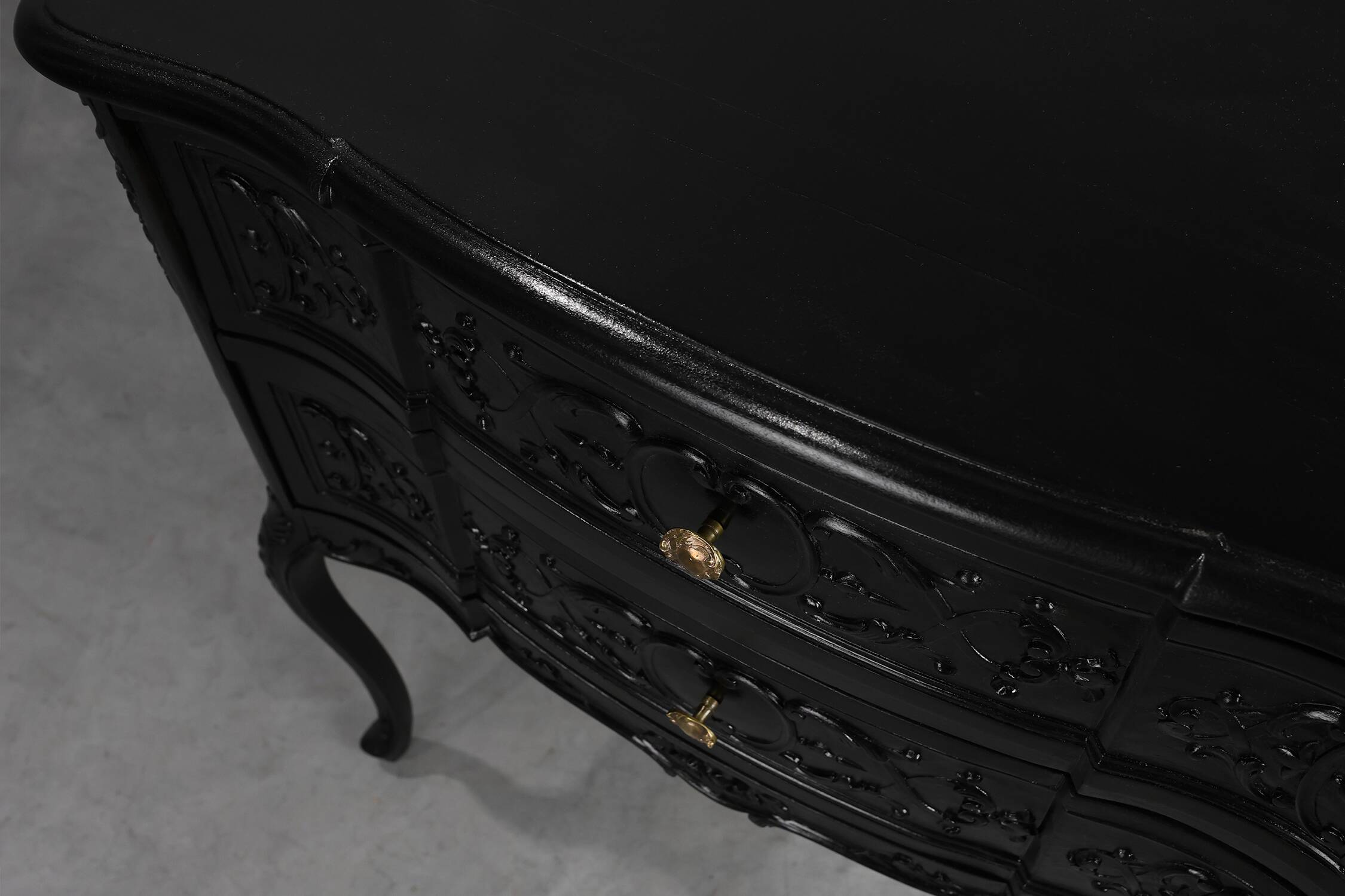 20th Century French Louis XV Style Chest of Drawers in Carved Wood