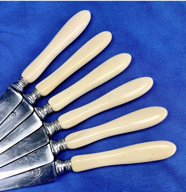 6 anciens couteaux à fromage dessert XIX