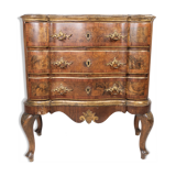 Rococo chest of drawers in walnut from Southern Germany around the 1780s