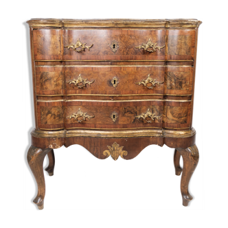 Rococo chest of drawers in walnut from Southern Germany around the 1780s