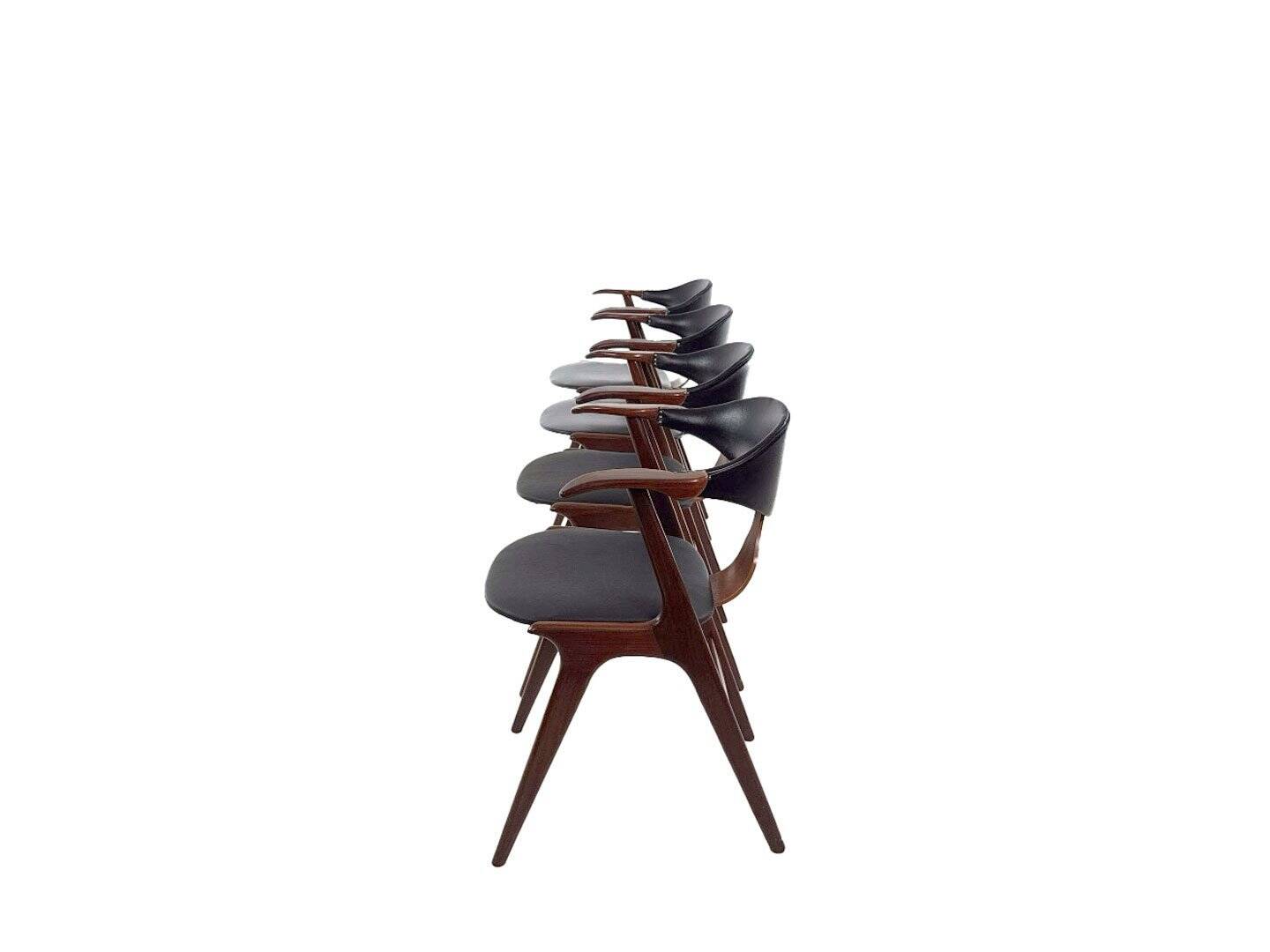 Set of 4 vintage design 'Koehoorn' dining chairs by Louis van Teeffelen for AwA