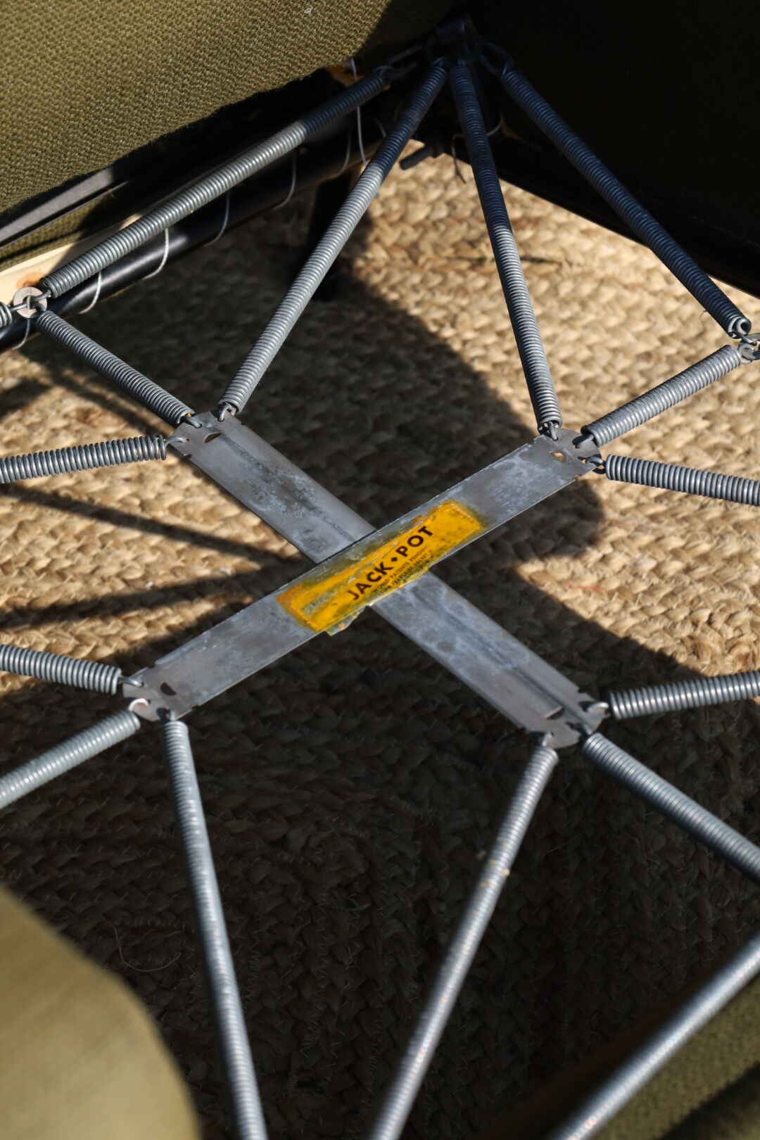Fauteuil G10 designé par Pierre Guariche pour Airborne