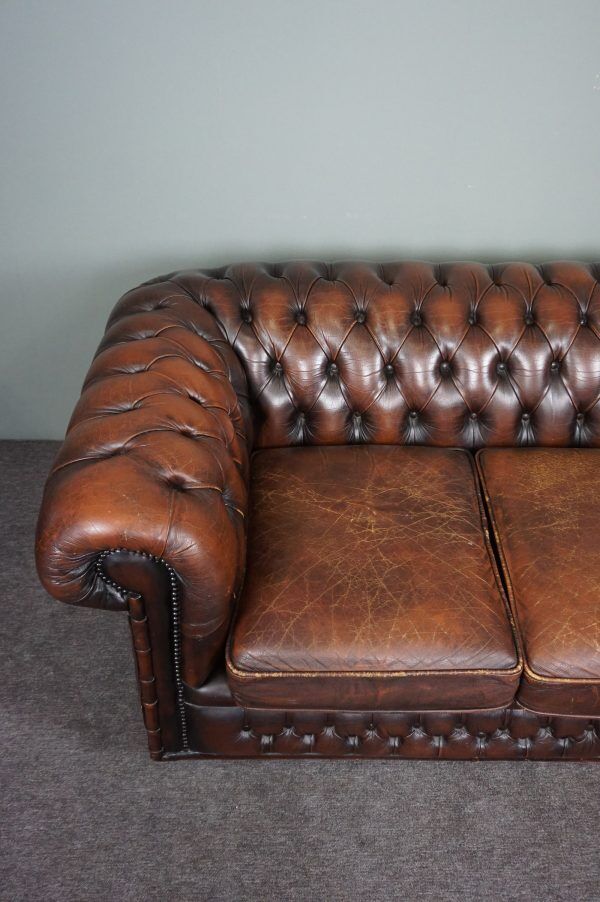 Chesterfield sofa 2.5 seats in cowhide leather