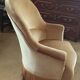 Fauteuil crapaud velours ocre