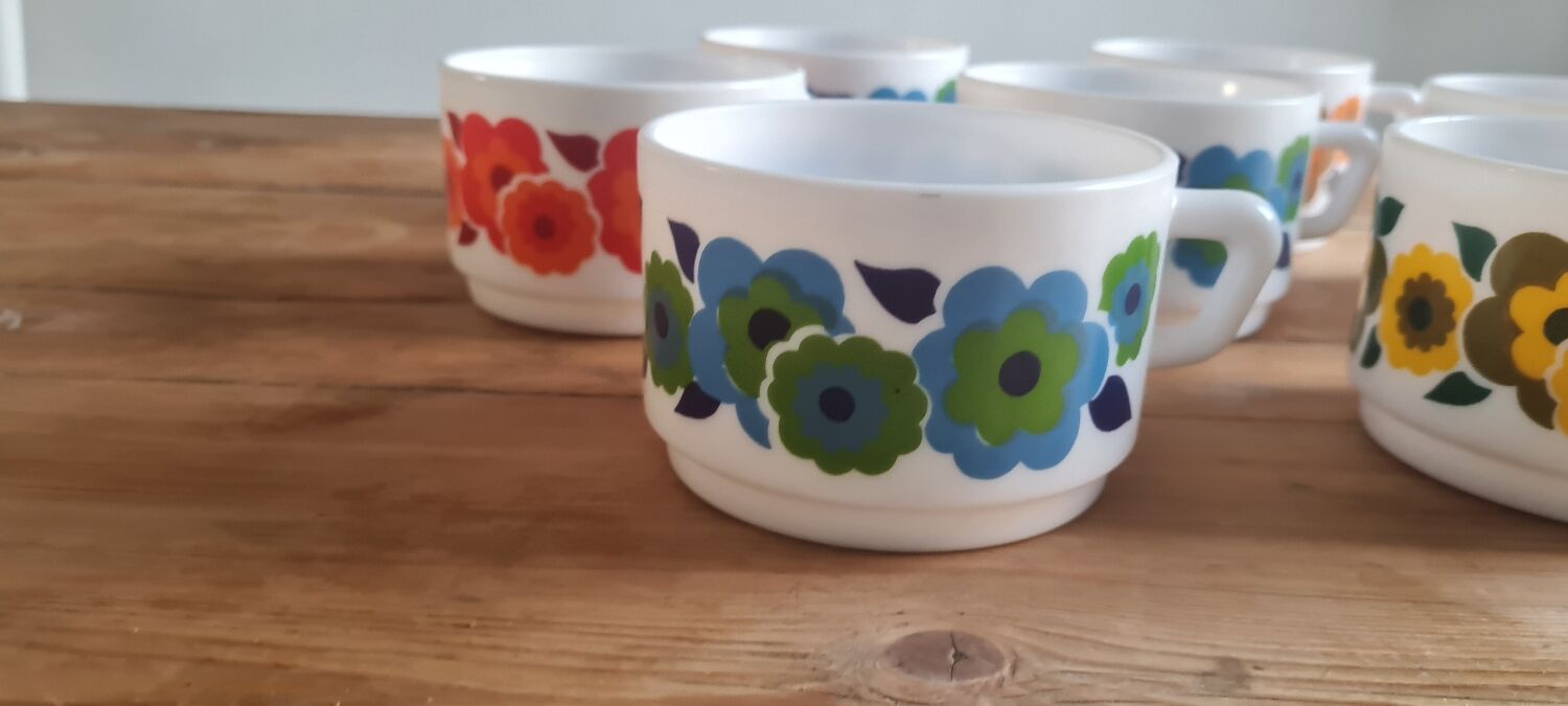 Set of seven arcopal coffee cups