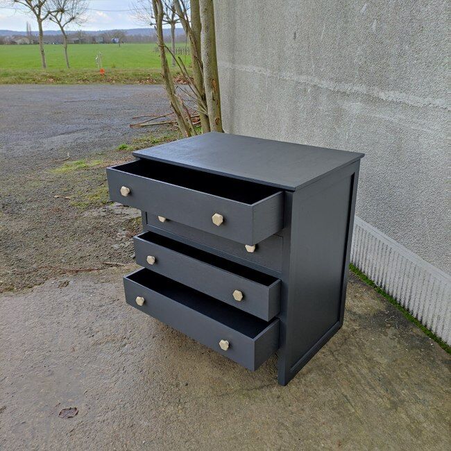 Painted old chest of drawers