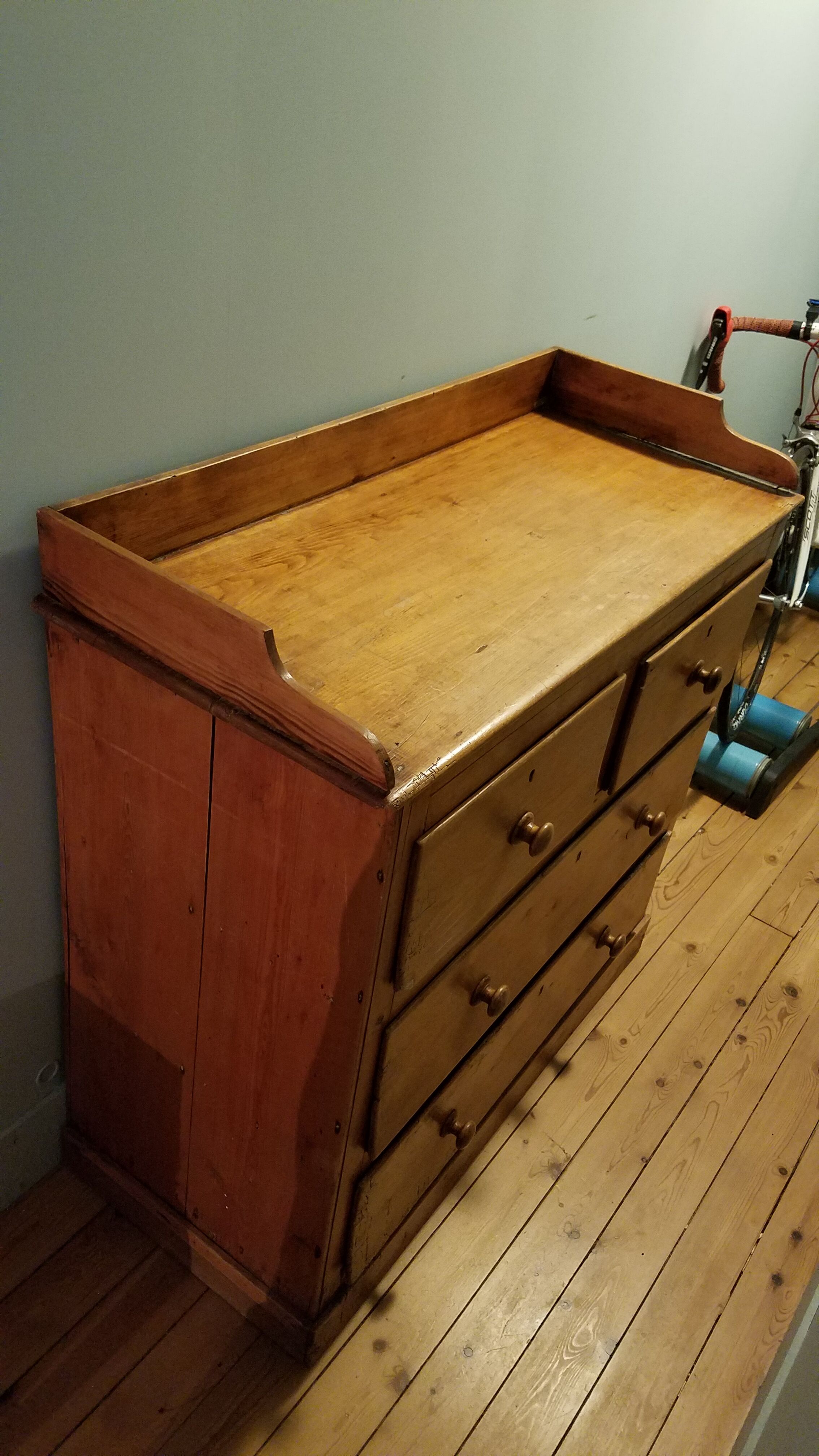 English chest of drawers nineteenth in pine