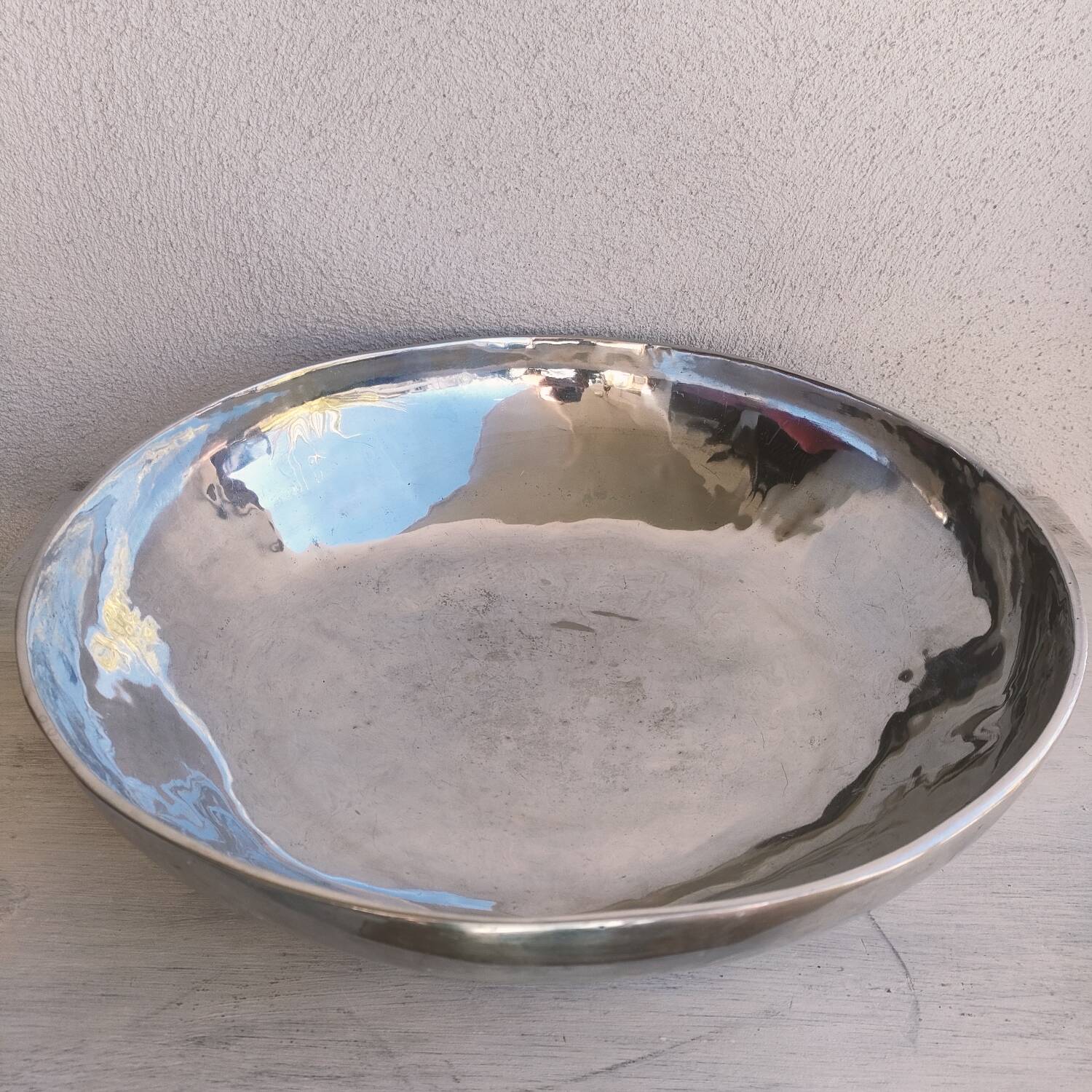 Large refreshing salad bowl