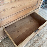 Small Parisian wardrobe "bonnetière"