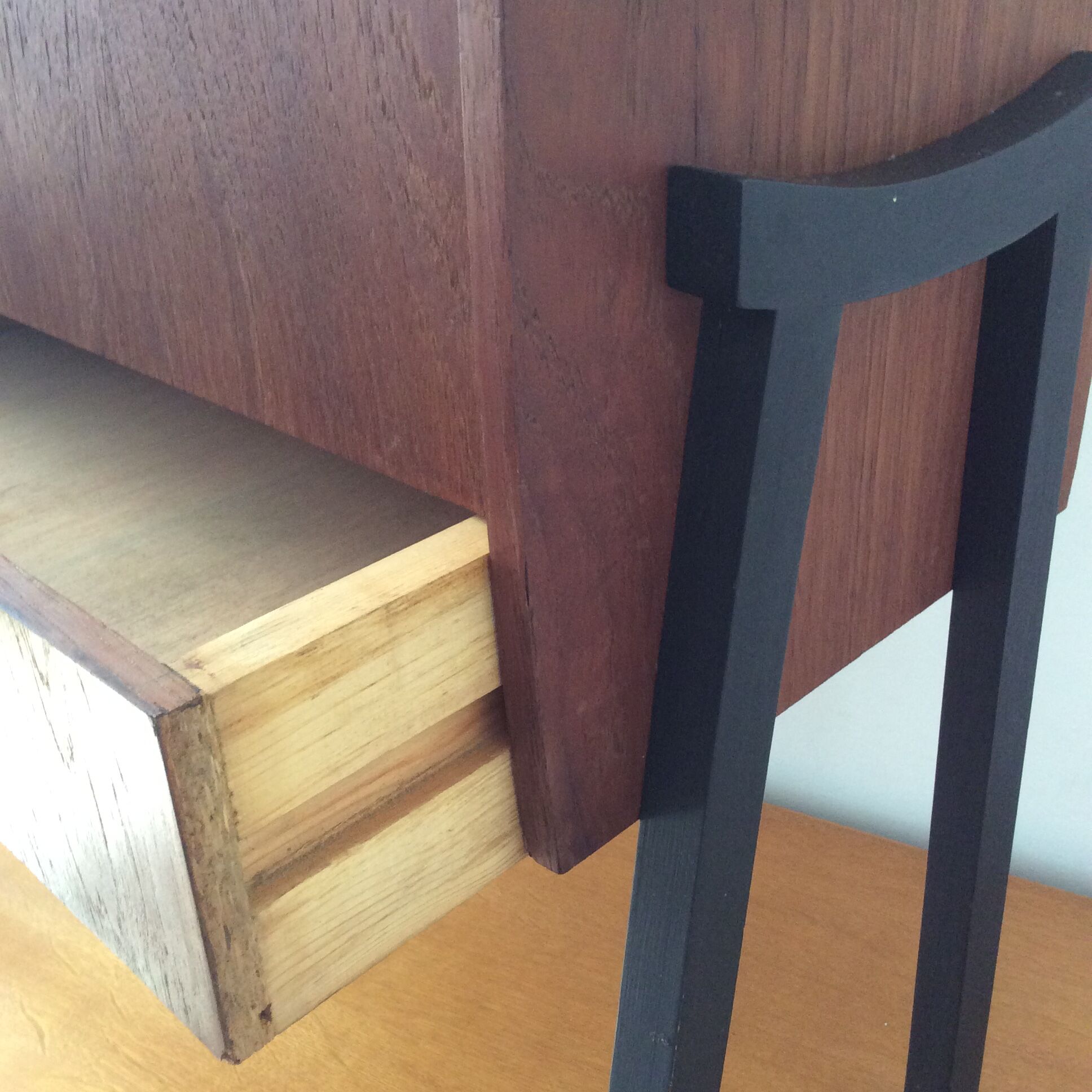 Scandinavian teak sewing bakset from the 1960s