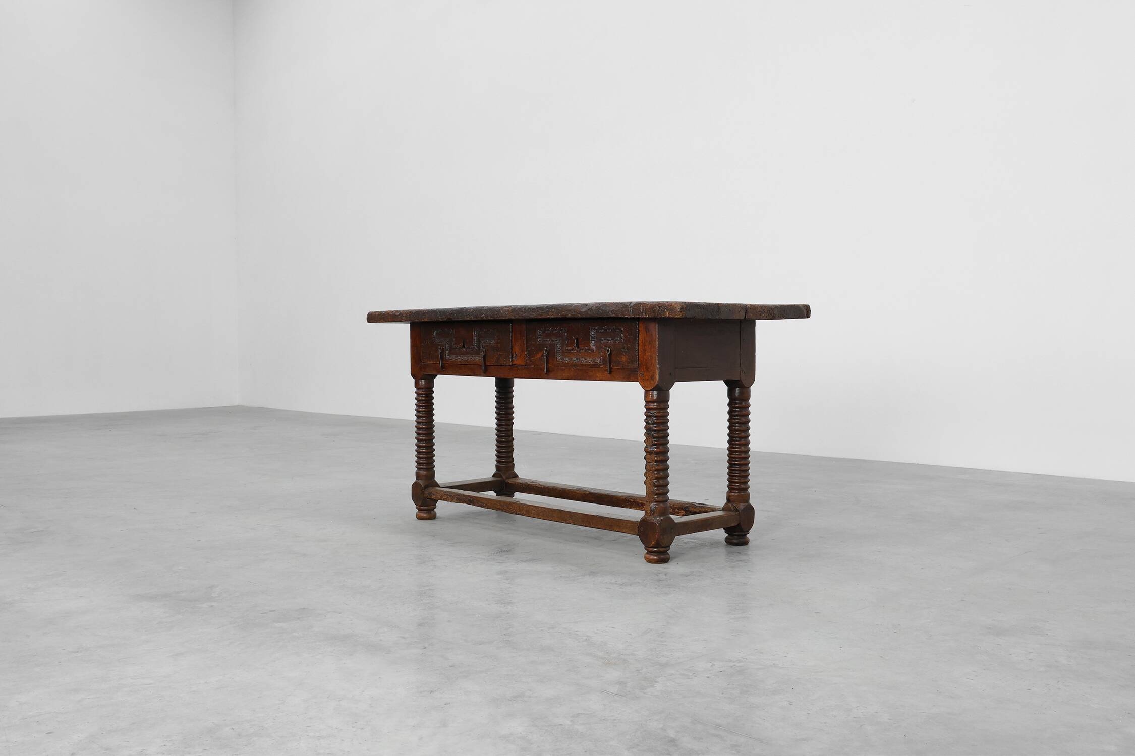 Spanish Oak Side Table or Console, 17th Century