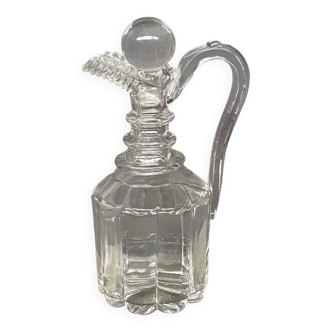 Cruche antique en cristal massif.