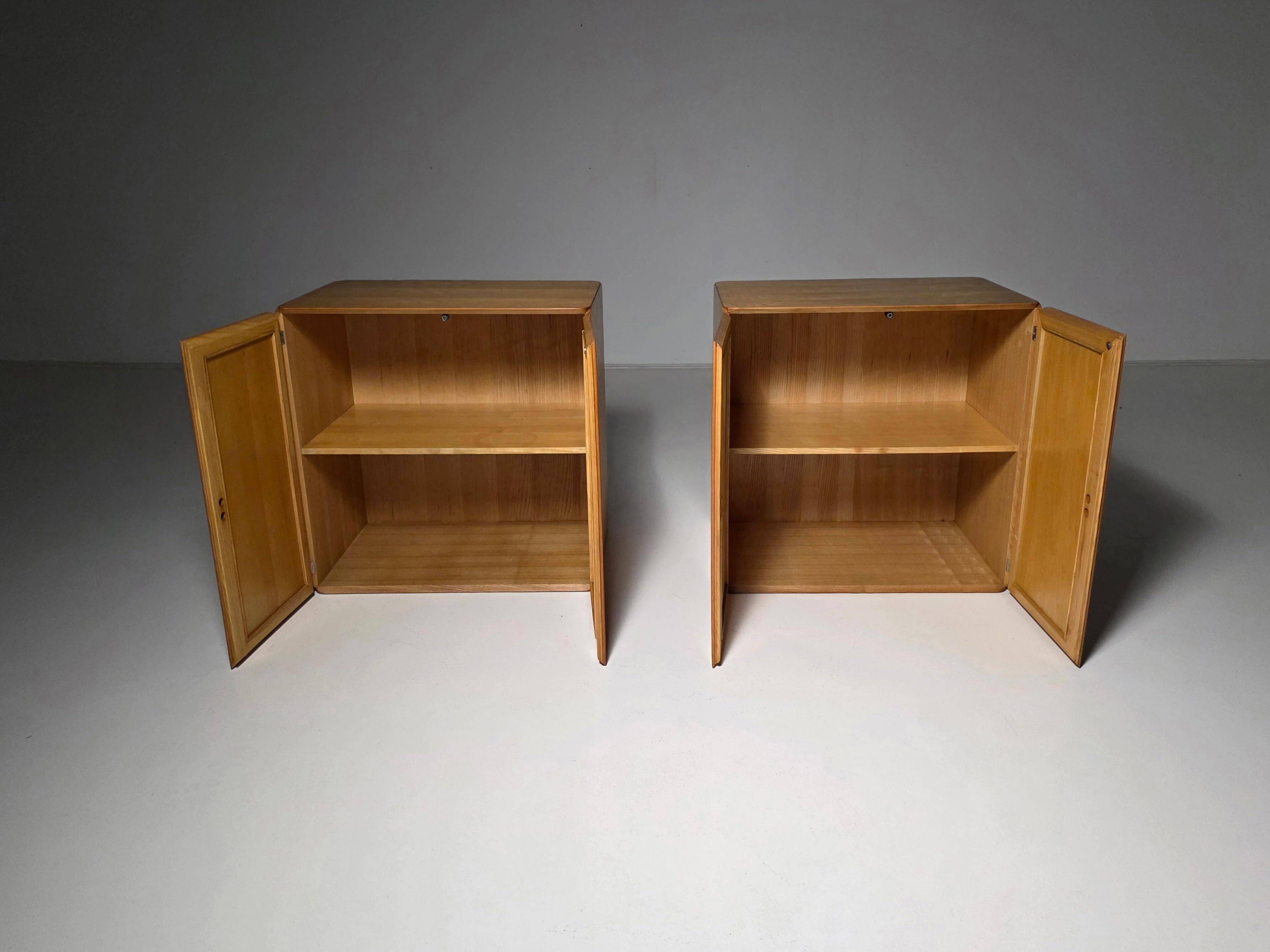 Pair of "Samara" cabinets by Derk Jan de Vries for Maisa, 1970