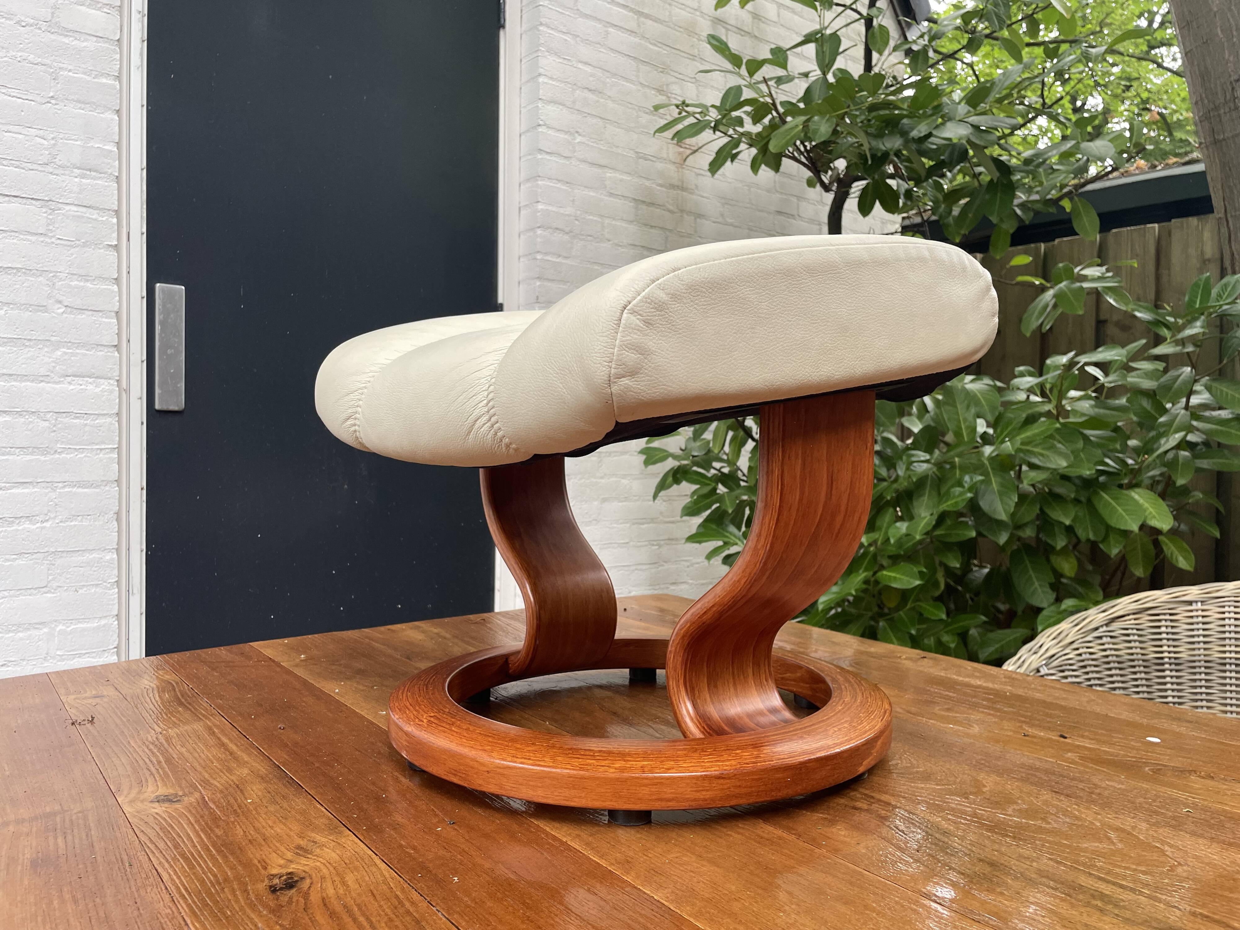 Pouf en cuir Ekornes Stressless