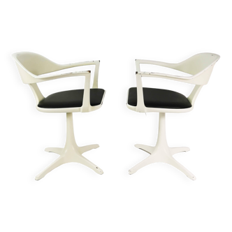 A pair of Space age chairs, Interlubke, designed by Konrad Schafer, Germany, 1960s.