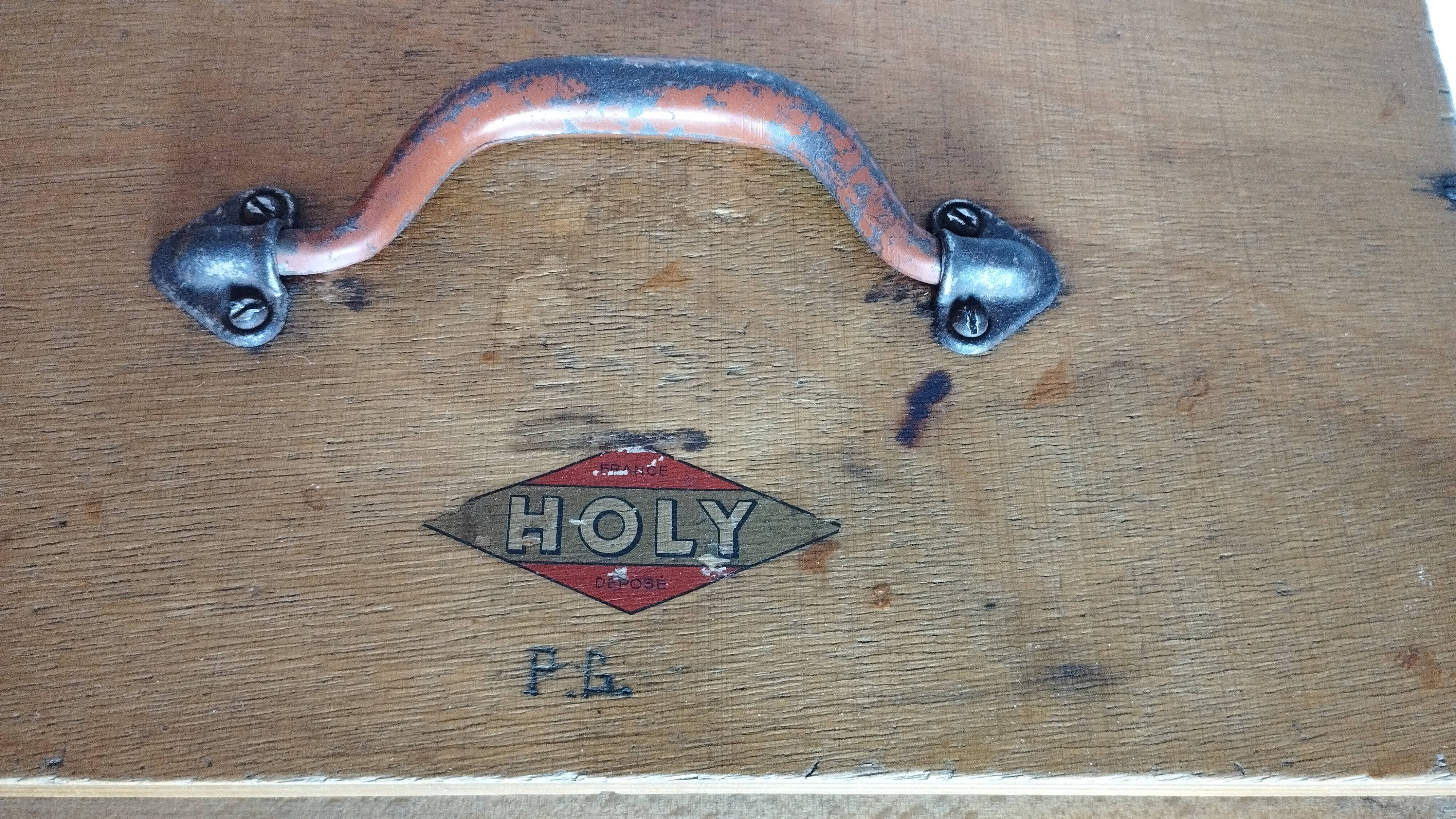 Persian representative case circa 1940-1950 "HOLY France"