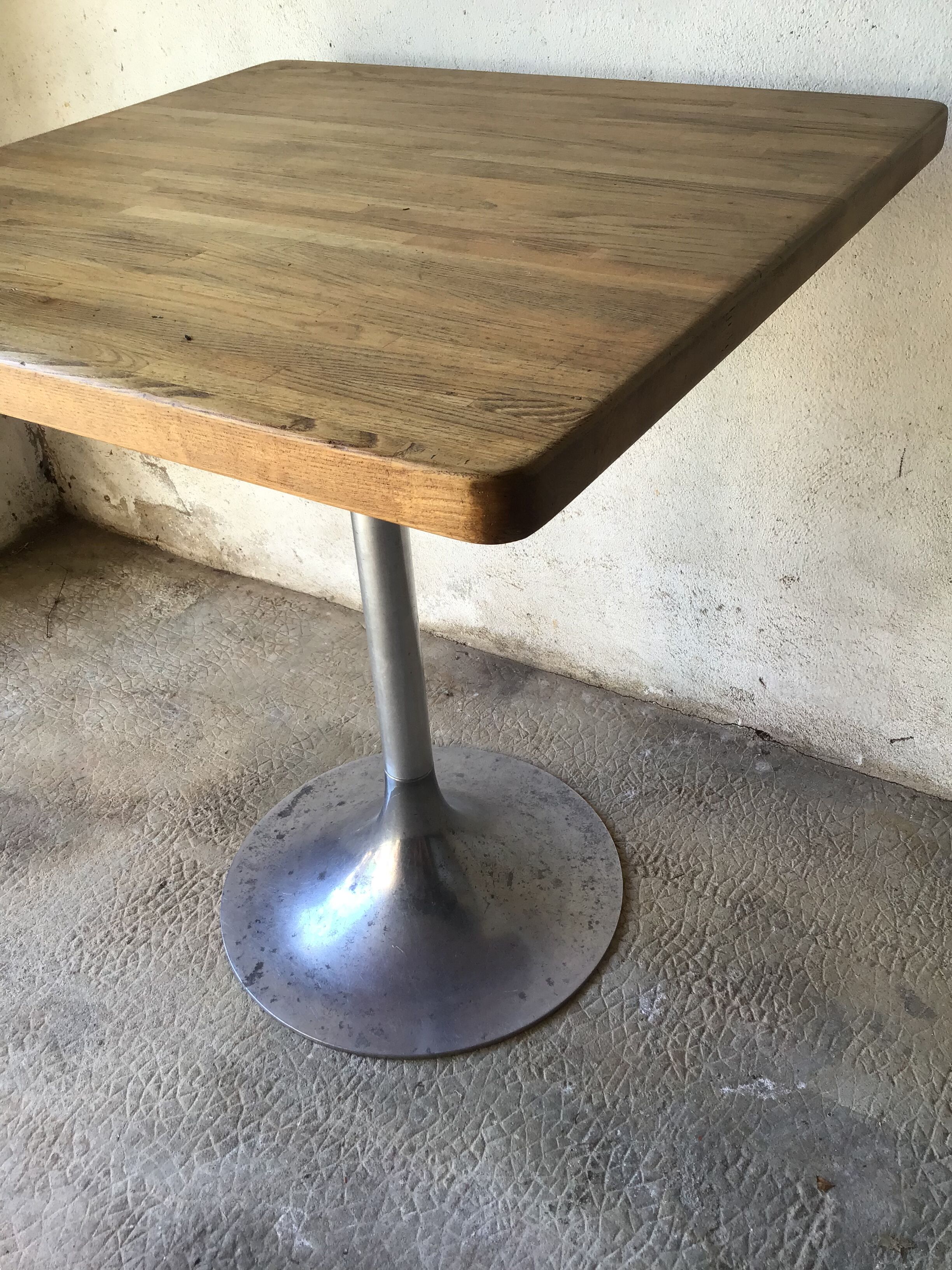 Table bistrot