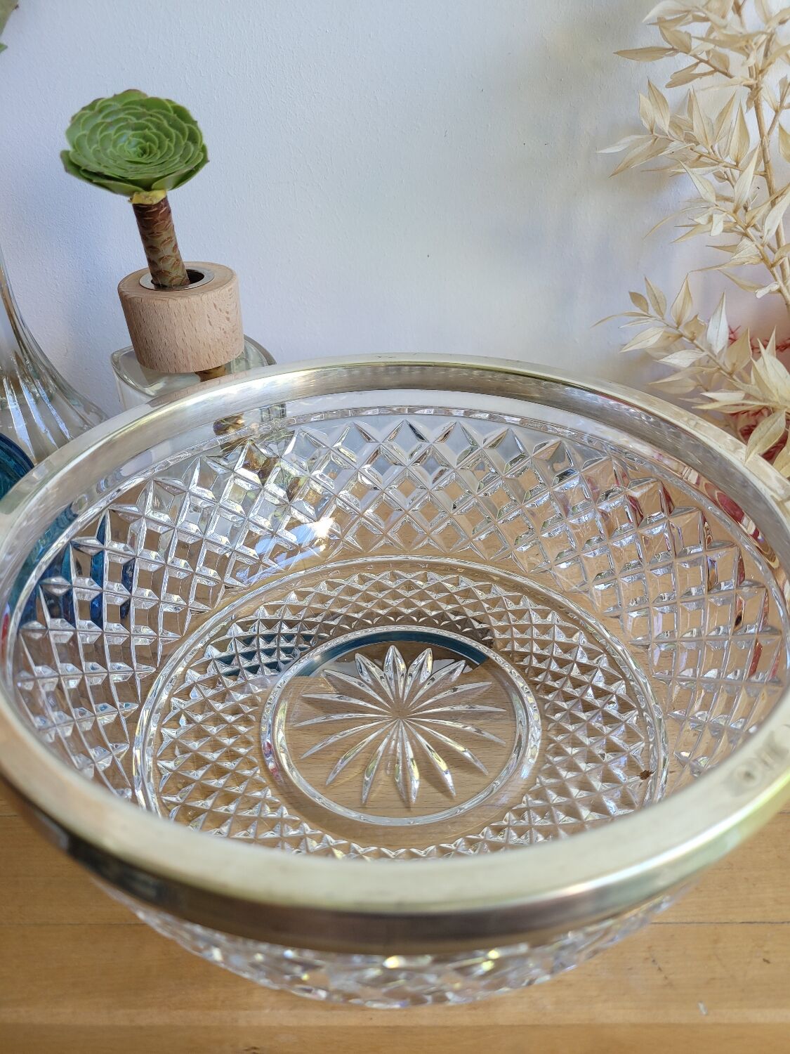 Circled crystal dish