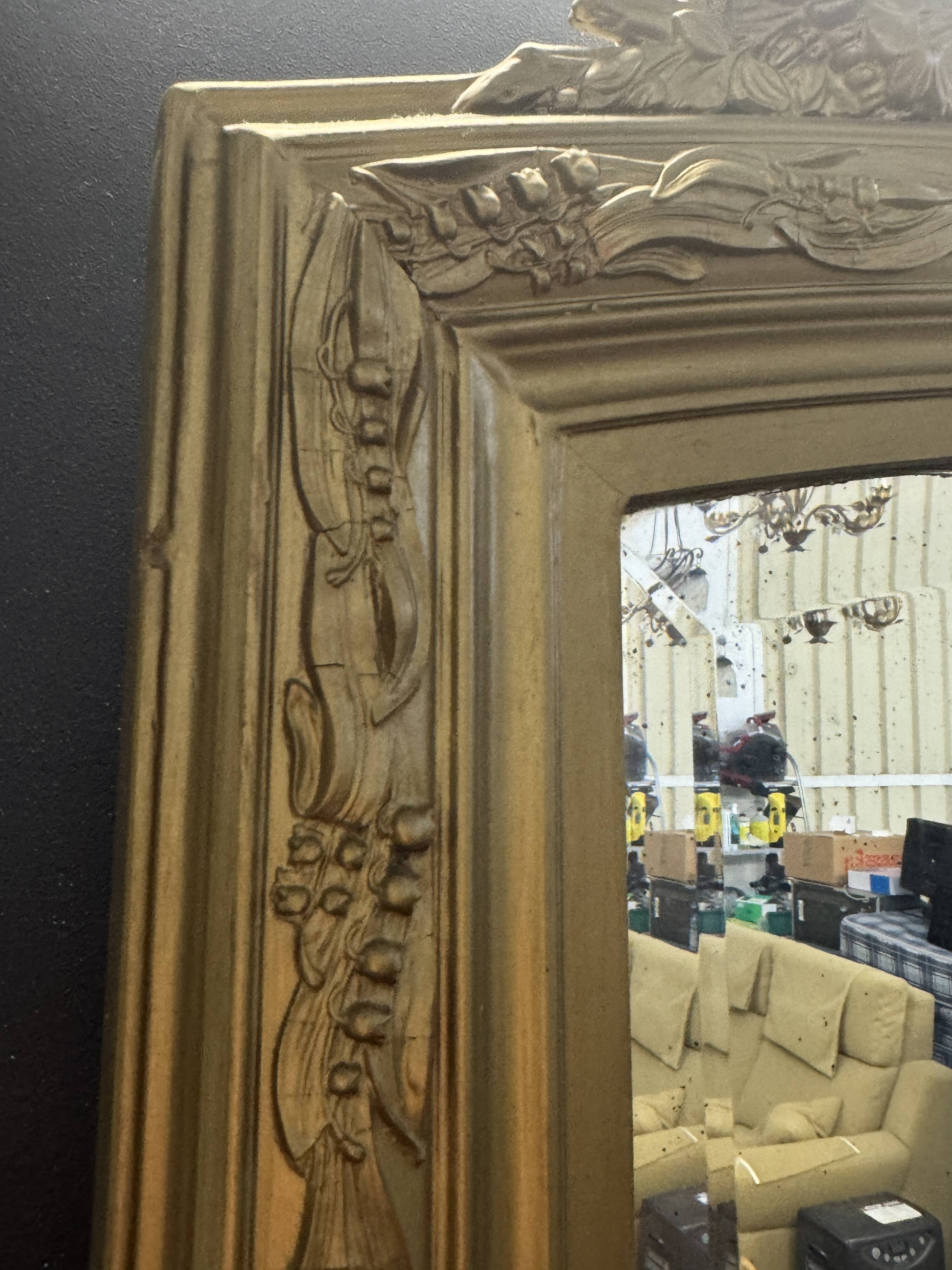 Golden framed mirror – medium size