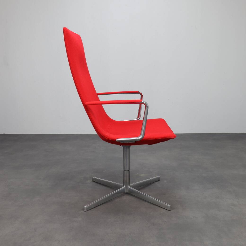 Set of 2 “Catifa 70” Swivel Lounge Chairs by Arper, Italy