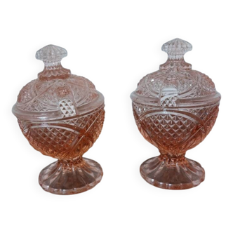 Ensemble salière et poivrier en verre rose ciselé
