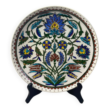 Iznik earthenware dish
