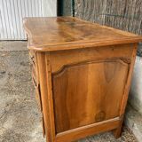 Parisian chest of drawers in walnut Louis XV period with secret drawer, 18th century.